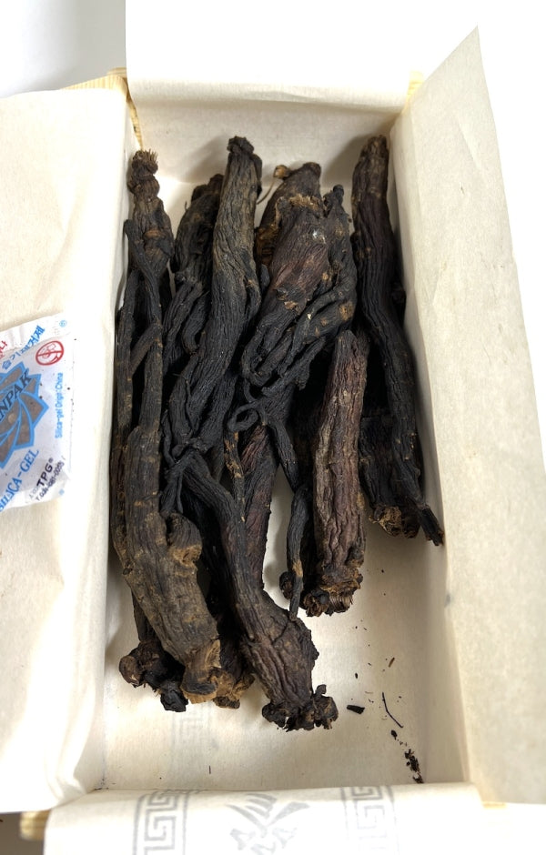 Korea 6 Year Heaven Black Ginseng 300g Large 11~20 Roots (10.6 oz)